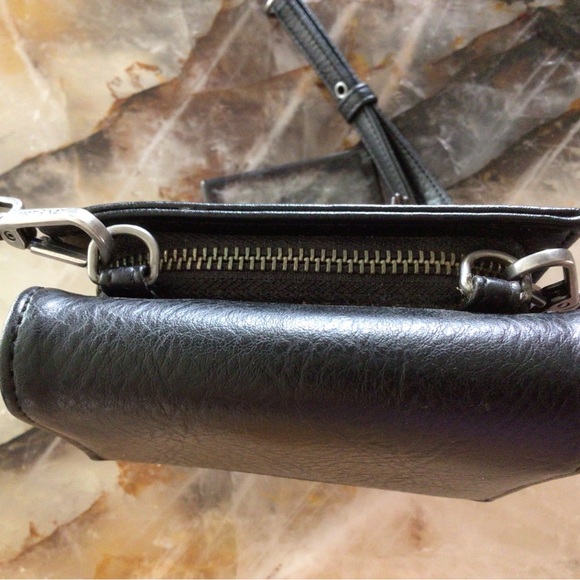 Matt & Nat crossbody Purse - Picture 4 of 8